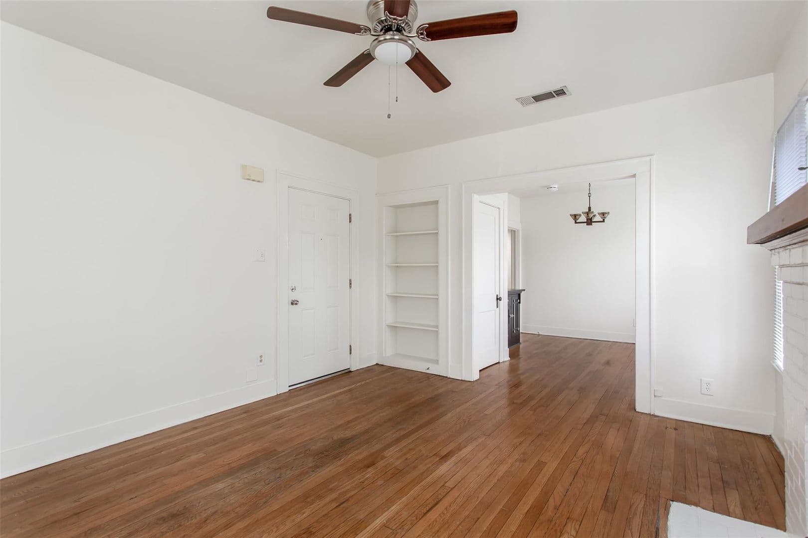 Dallas House: 4807 1/2 Reiger Ave