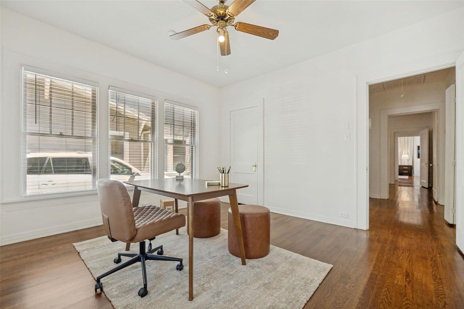 Dallas House: 6106 Worth St.