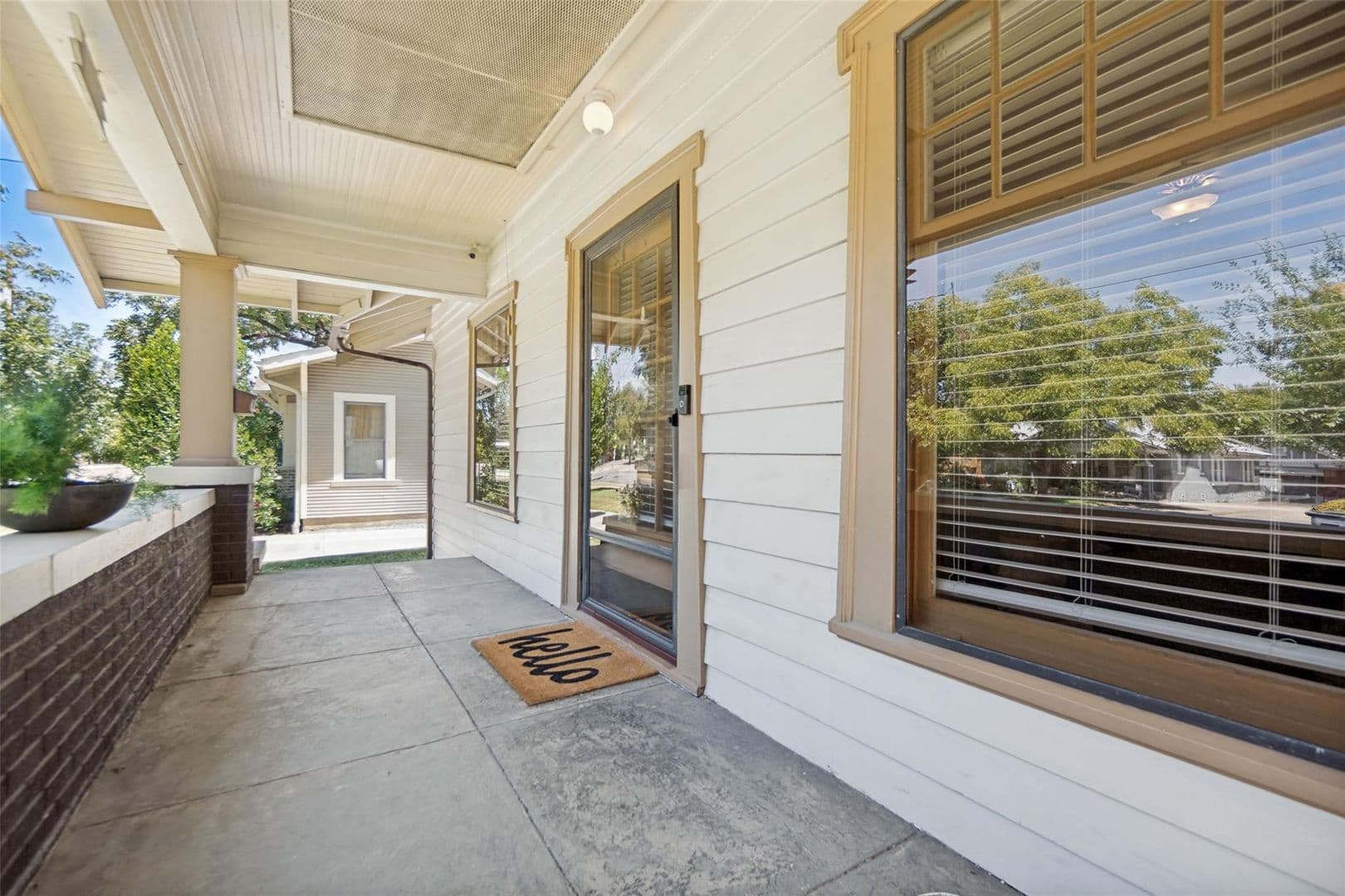 Dallas House: 6106 Worth St.