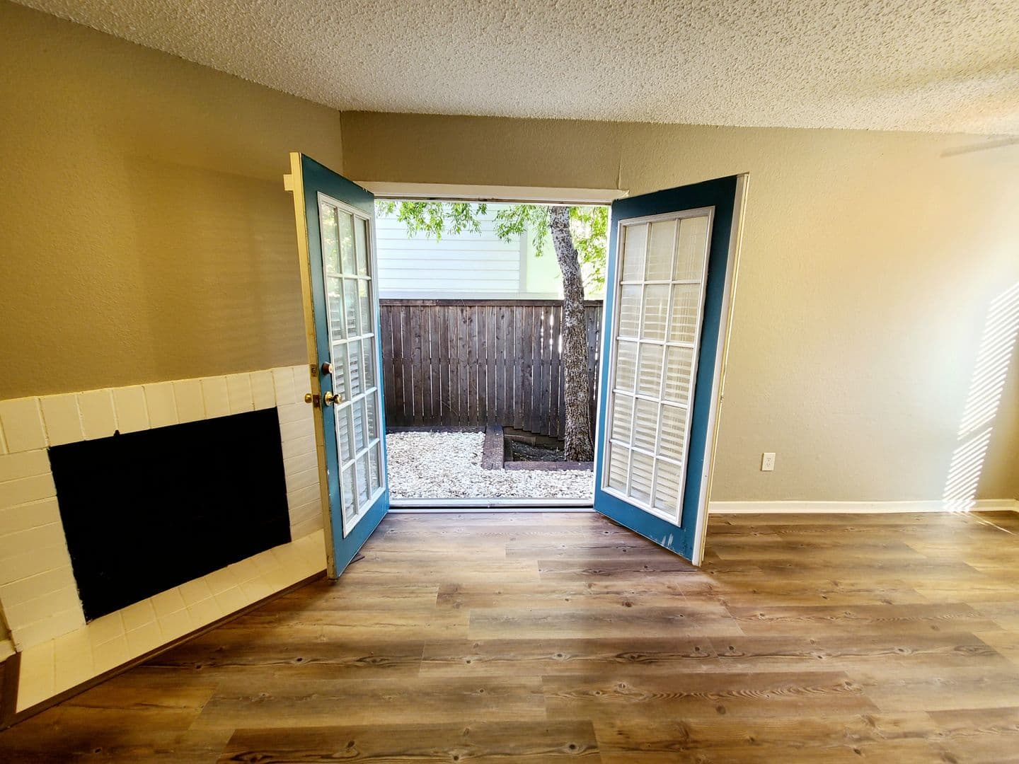 Dallas Apartment: 1901 N Fitzhugh Ave