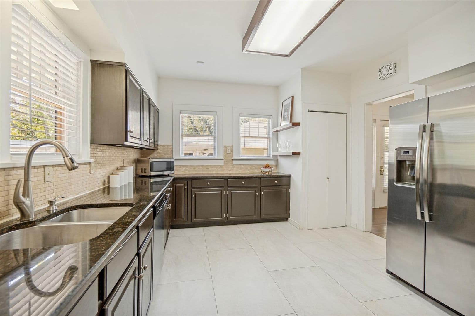 Dallas House: 6106 Worth St.