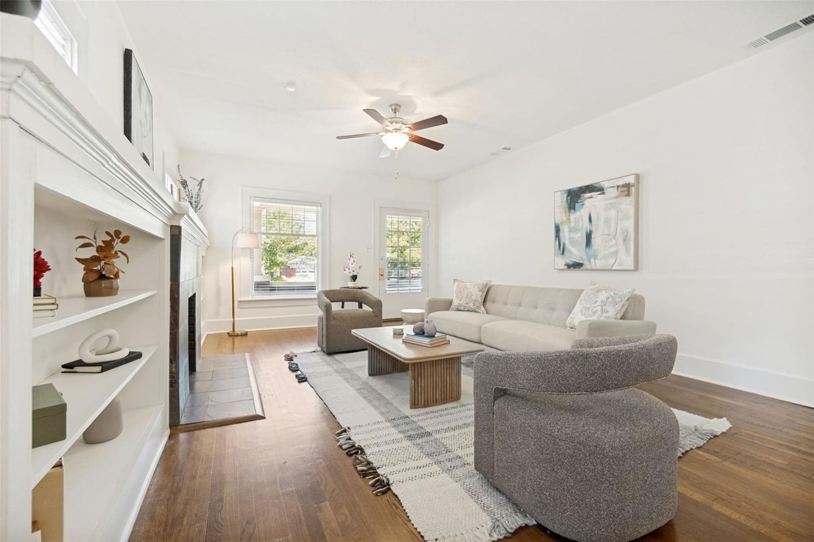 Dallas House: 6106 Worth St.