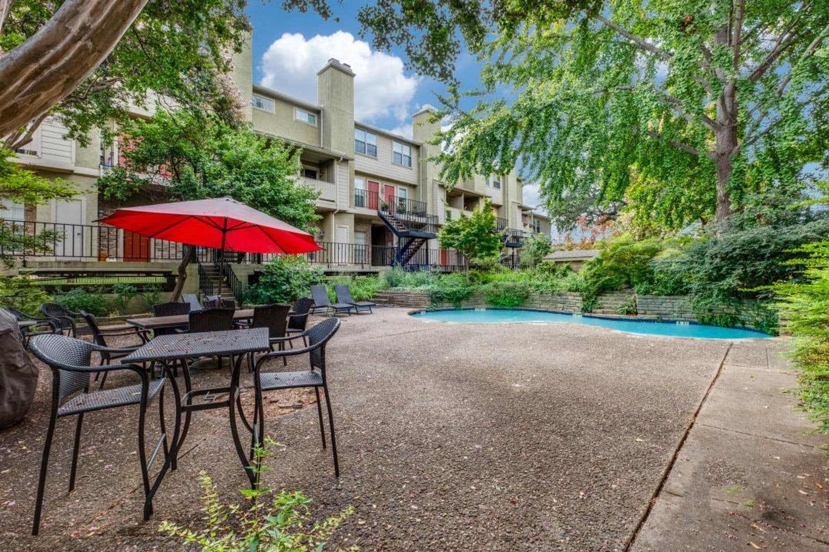 Dallas House: 5740 Martel Ave Apt B14