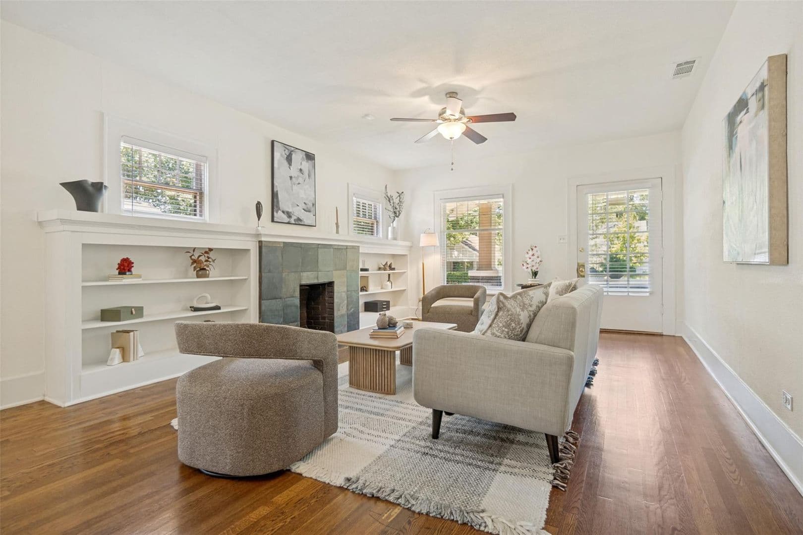 Dallas House: 6106 Worth St.