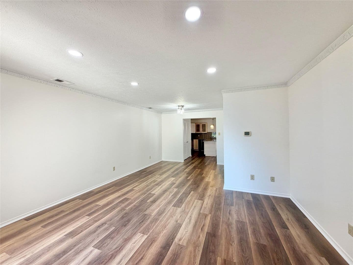 Dallas House: 8405 Lullwater Dr