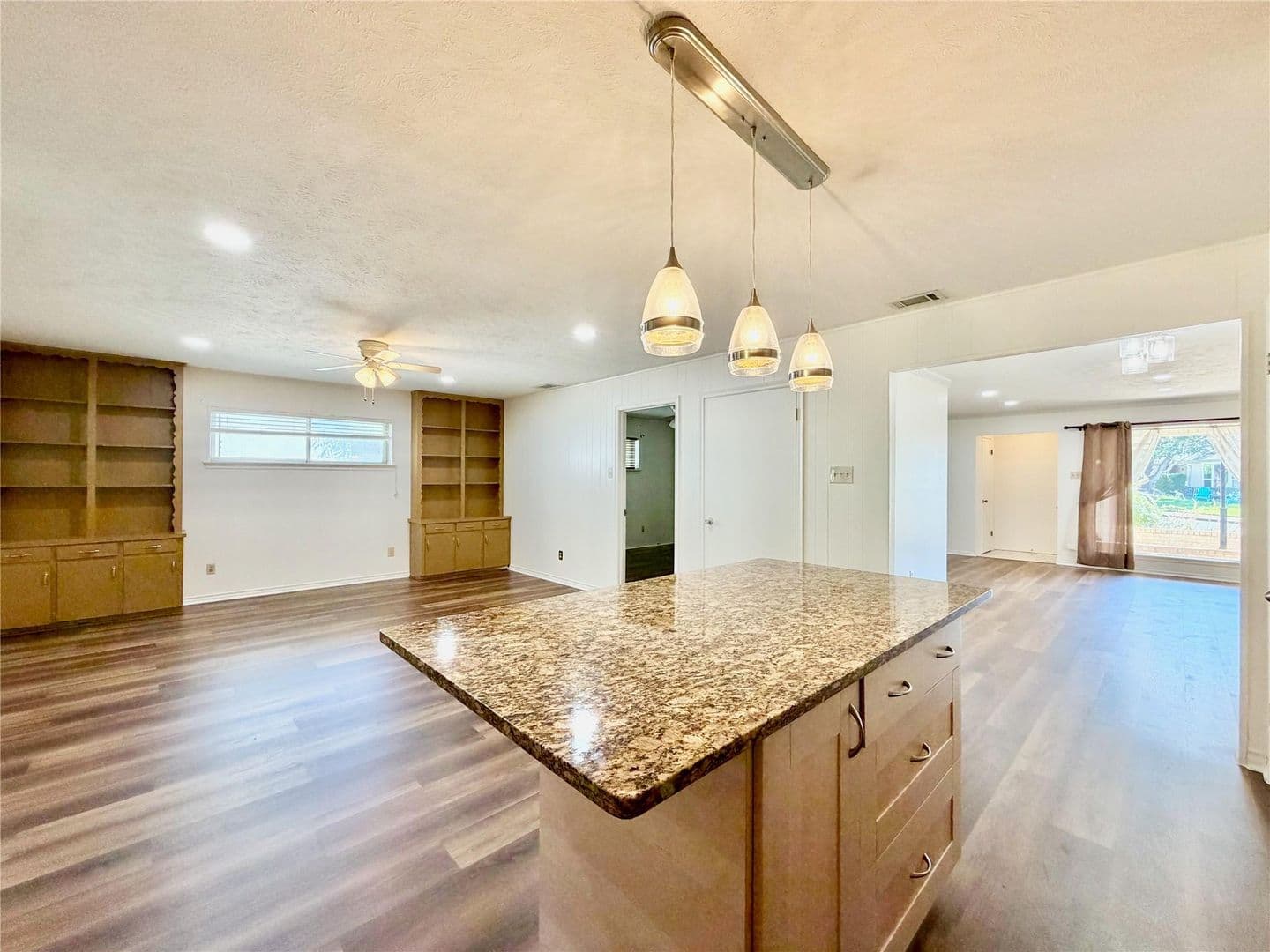 Dallas House: 8405 Lullwater Dr