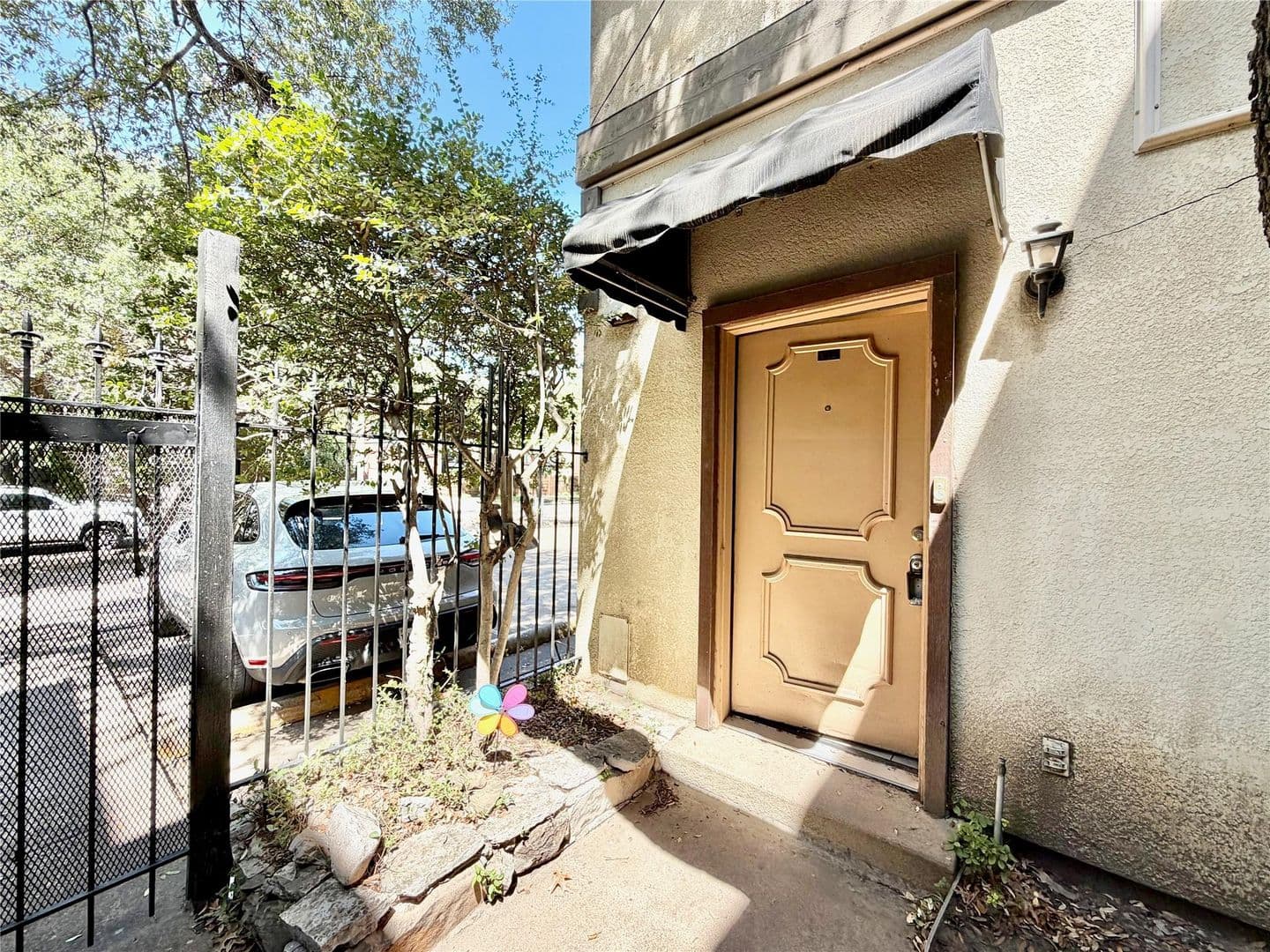 Dallas House: 4314 Travis St., Unit #102