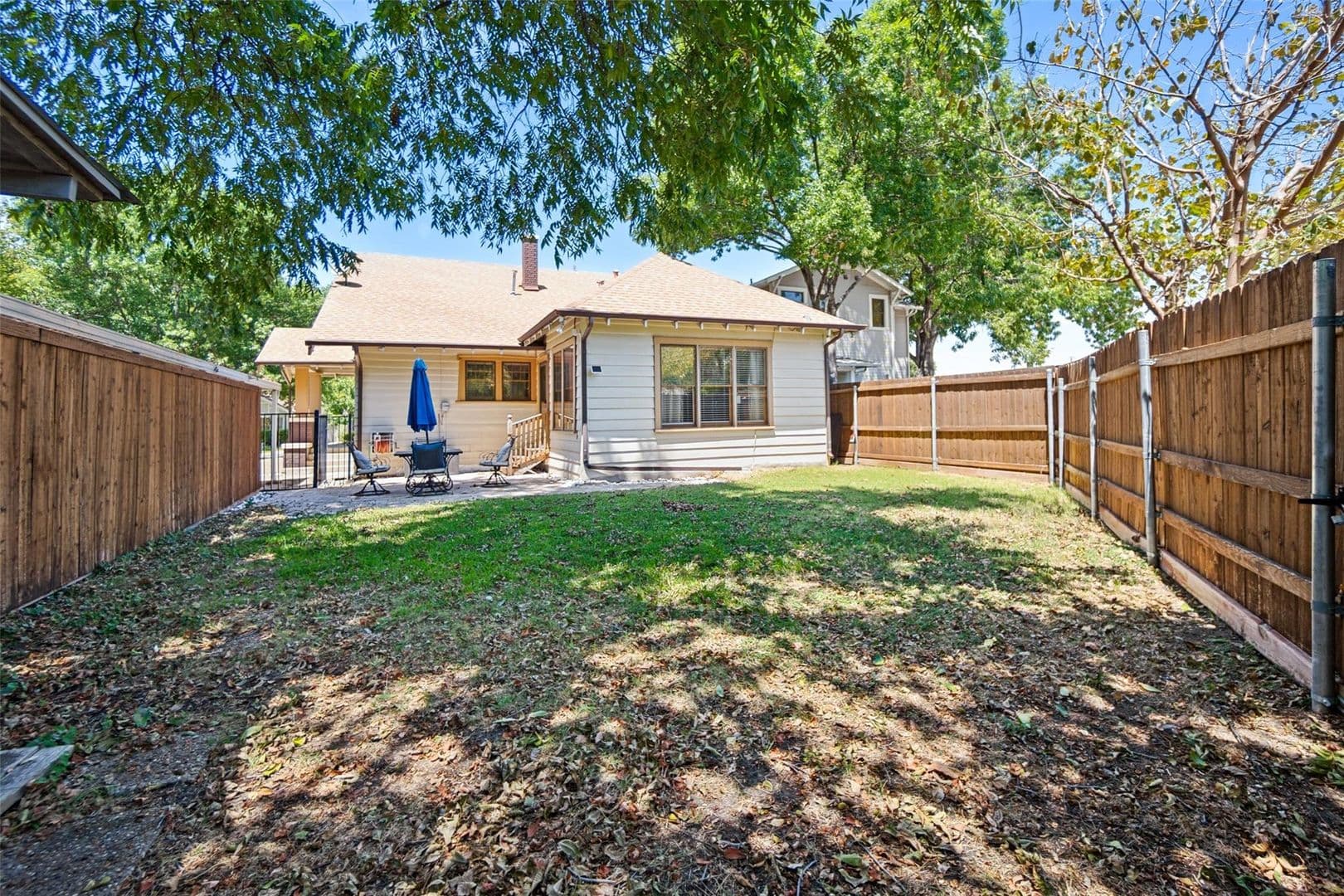 Dallas House: 6106 Worth St.