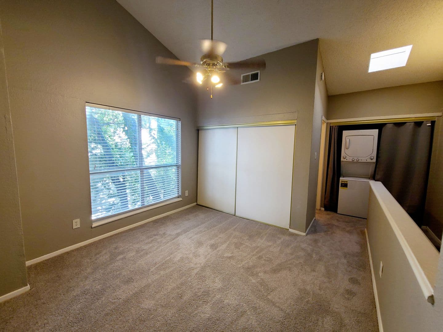 Dallas Apartment: 1901 N Fitzhugh Ave