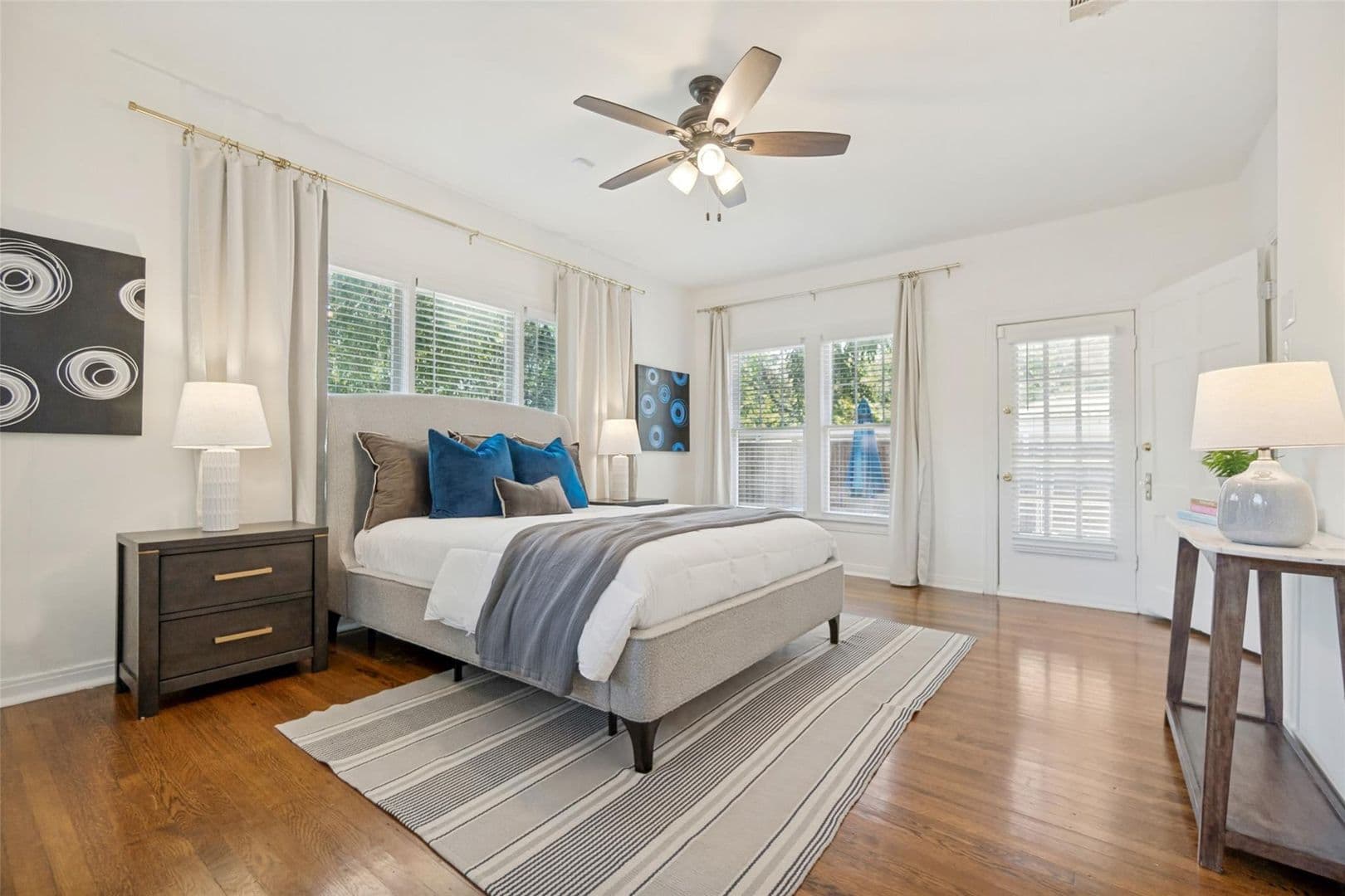 Dallas House: 6106 Worth St.