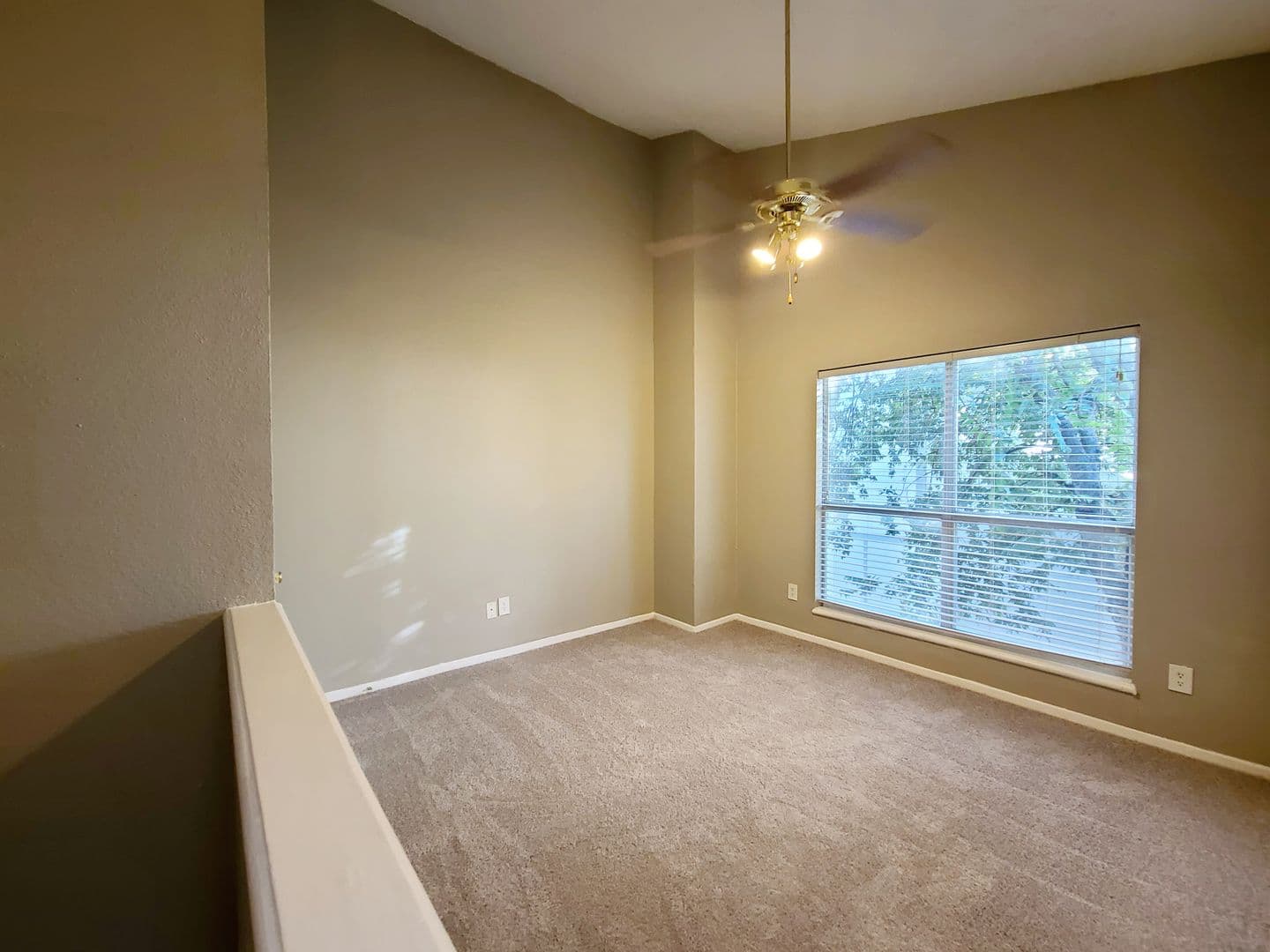 Dallas Apartment: 1901 N Fitzhugh Ave