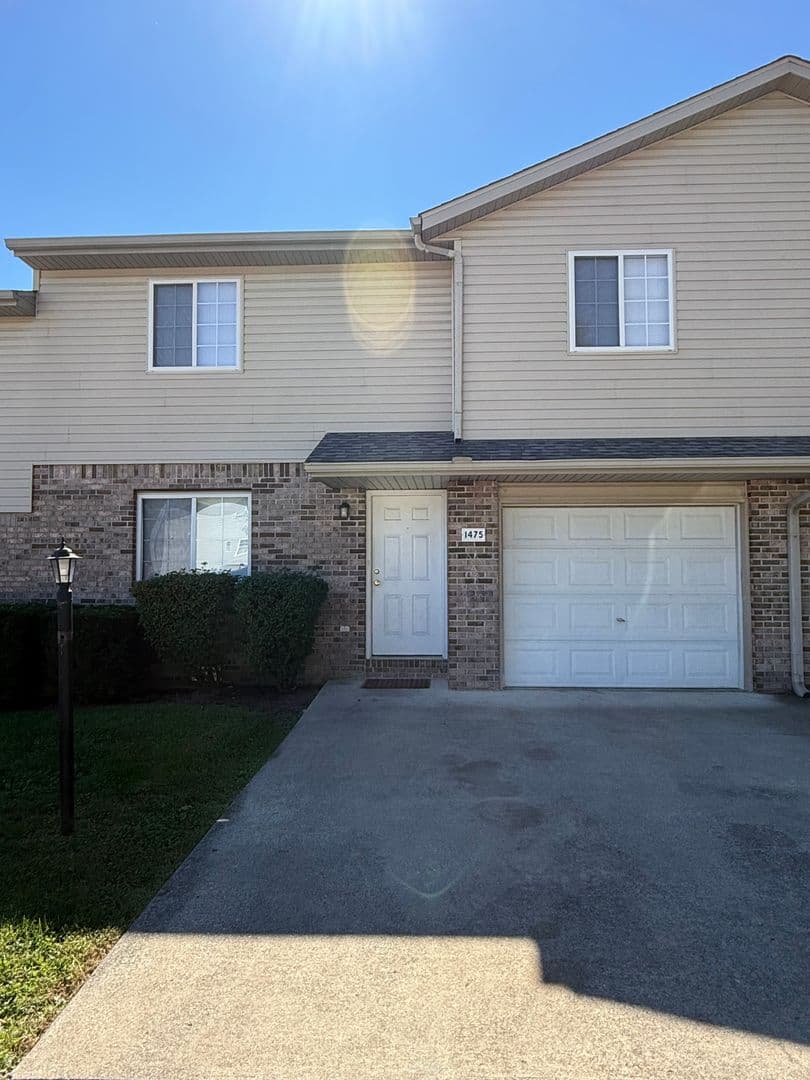 Bloomington Townhome: 1415-1477 W Allen St