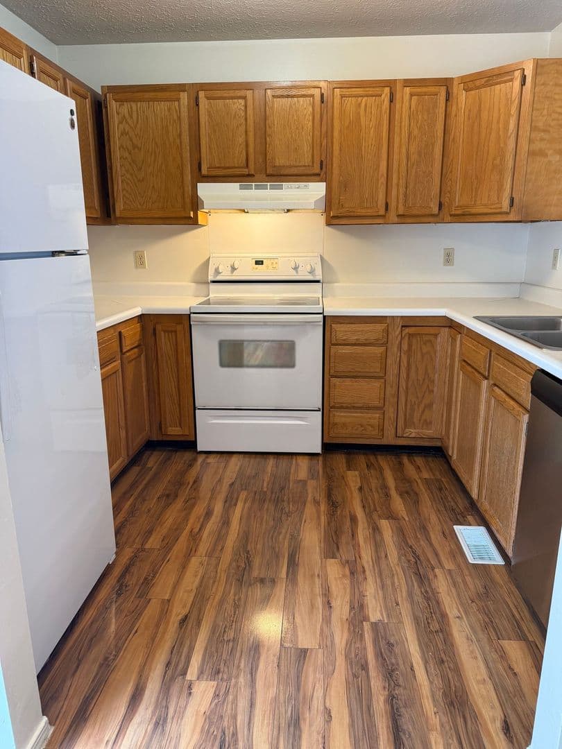 Bloomington Townhome: 1415-1477 W Allen St