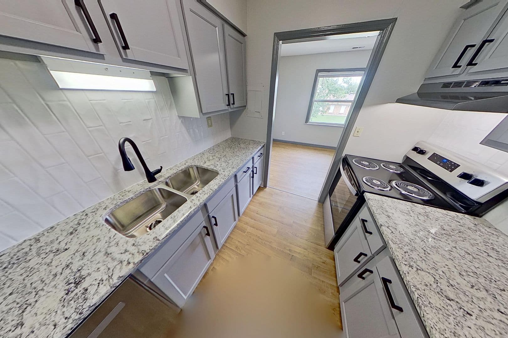 Champaign Apartment: 1862 Valley Rd