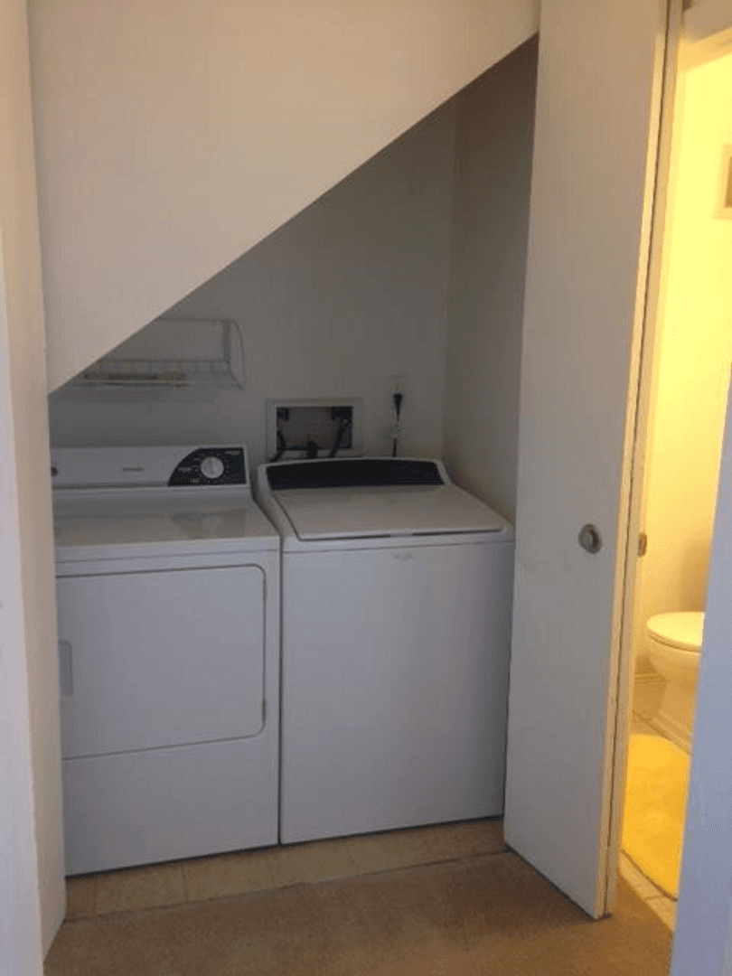 Champaign Apartment: 1862 Valley Rd