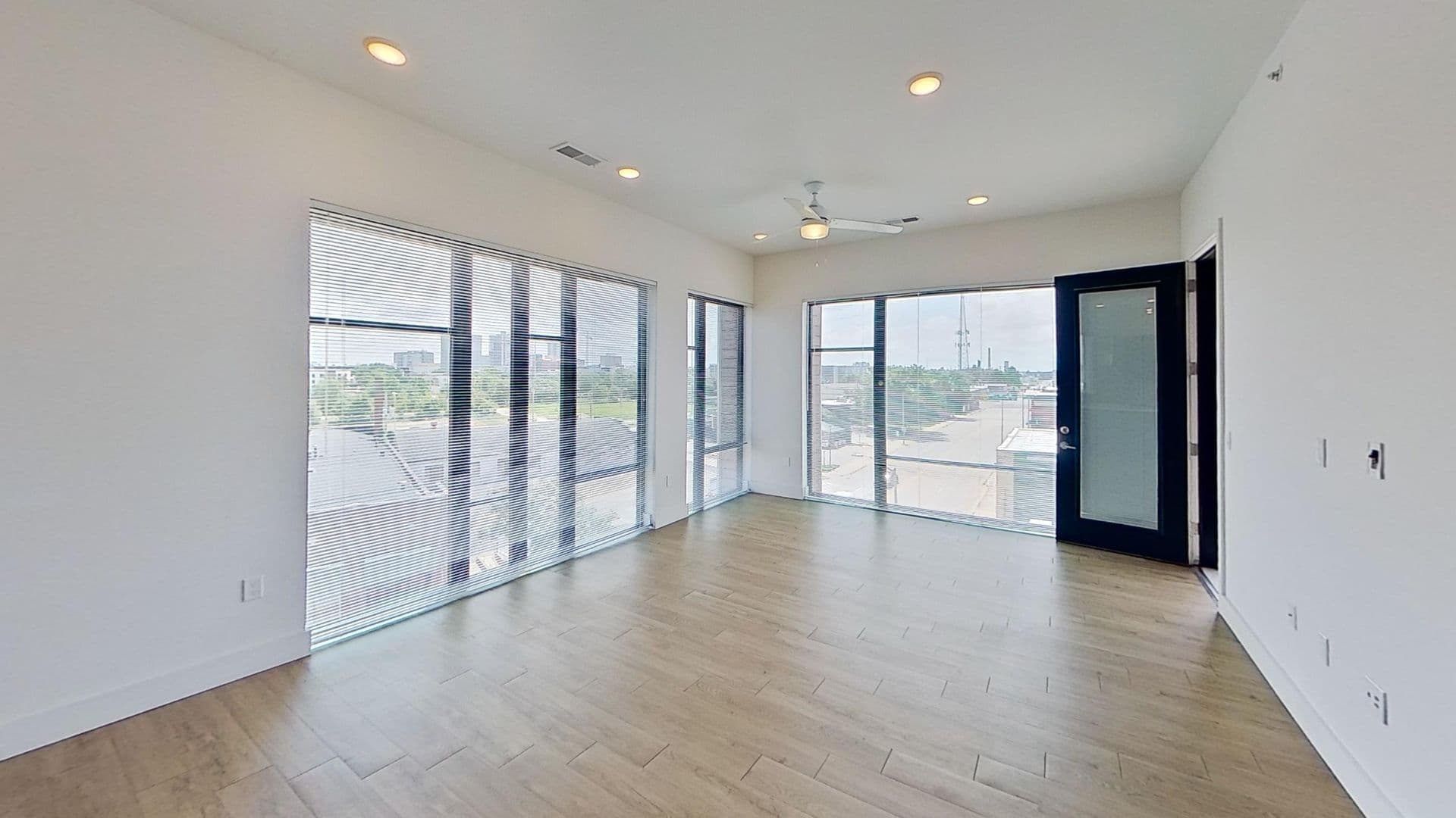 Champaign Apartment: 217 S Neil St