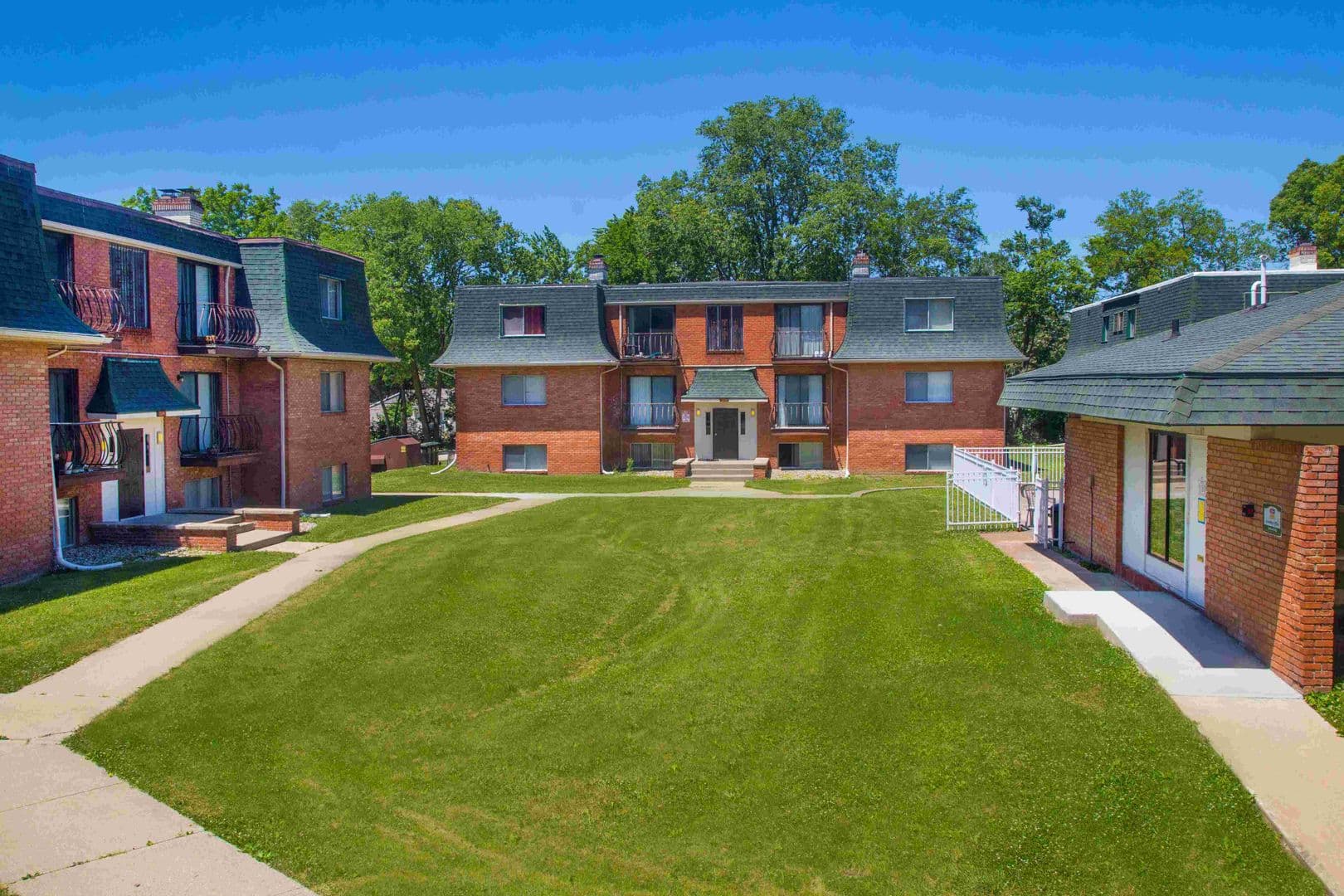 Urbana Apartment: 306-410 E Michigan