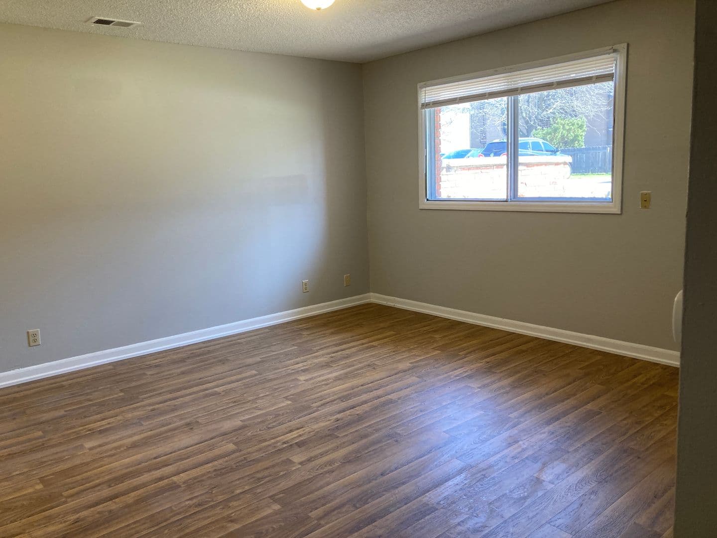 Urbana Apartment: 306-410 E Michigan