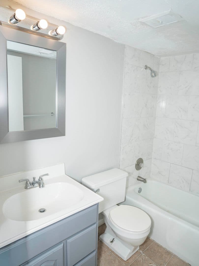 Urbana Apartment: 306-410 E Michigan