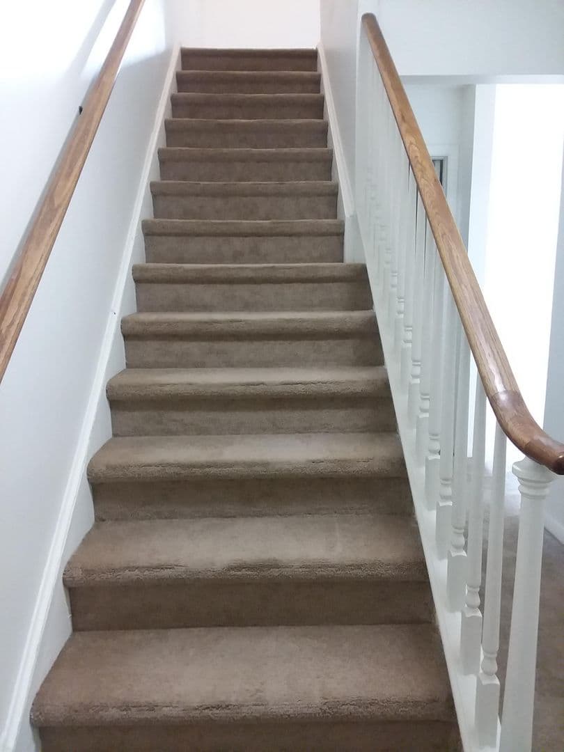 Champaign Apartment: 1862 Valley Rd