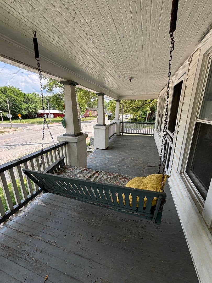 Urbana House: 709 E Main