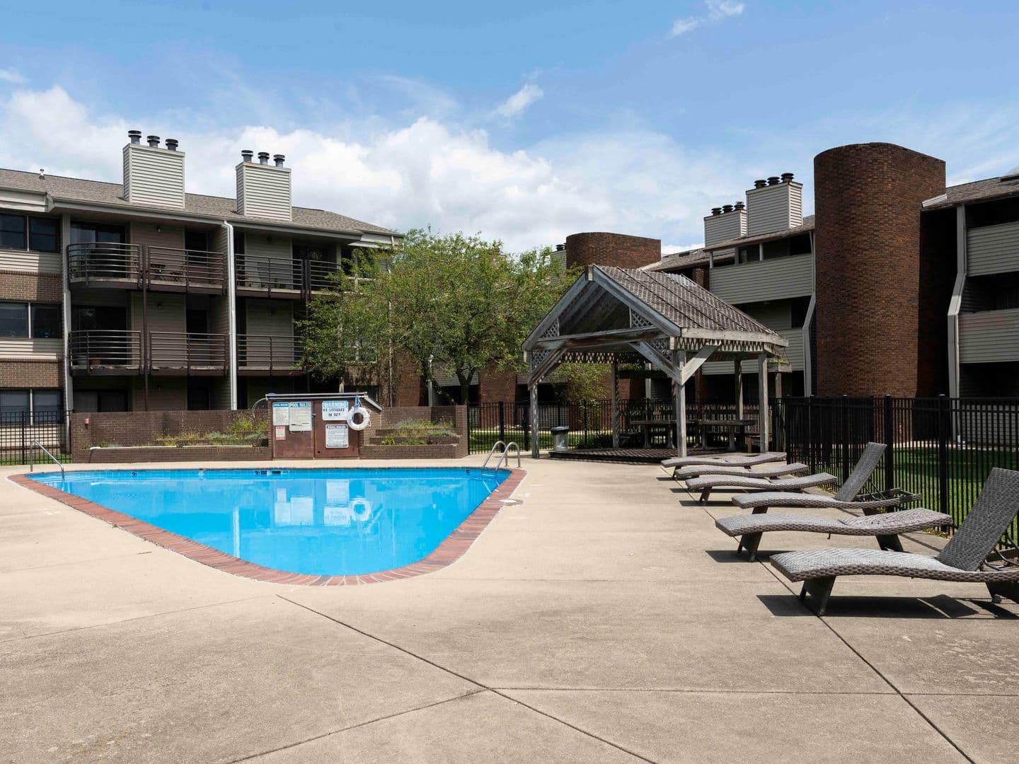 Urbana Apartment: 306-410 E Michigan