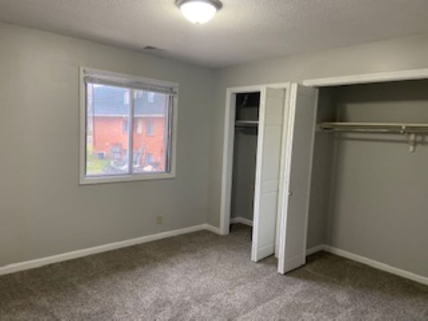 Urbana Apartment: 306-410 E Michigan