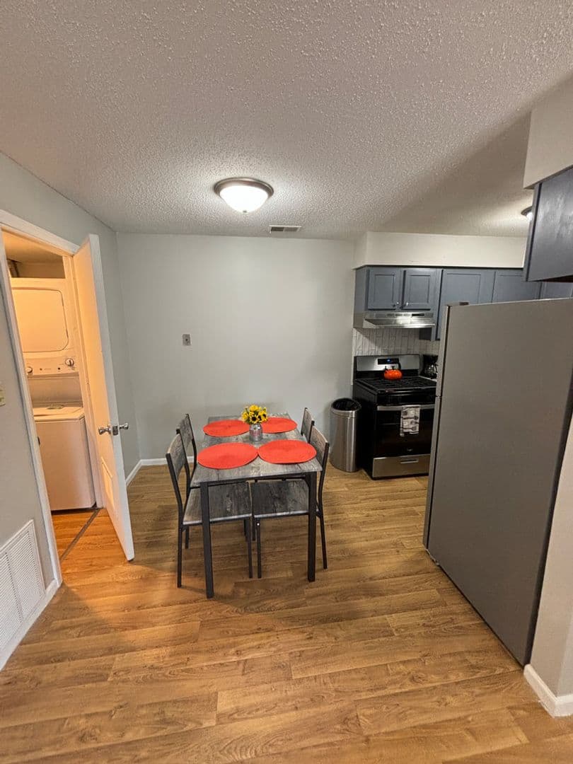 Urbana Apartment: 306-410 E Michigan