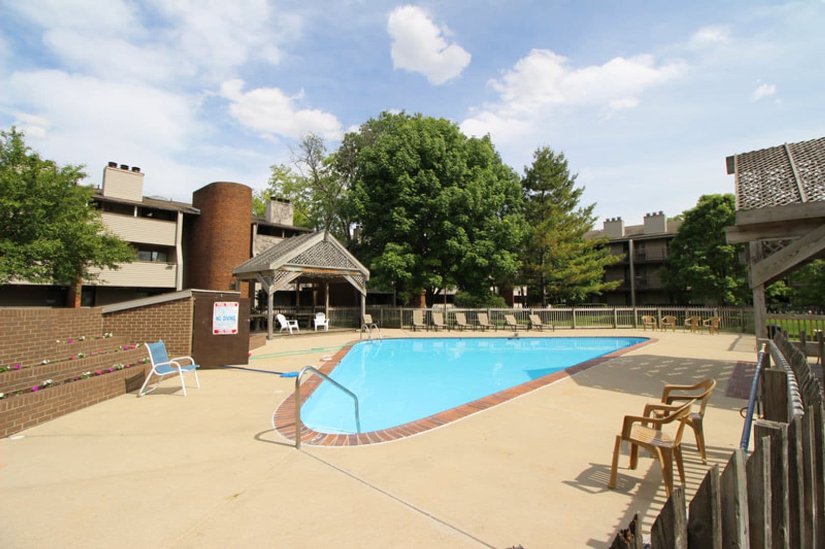 Urbana Apartment: 306-410 E Michigan