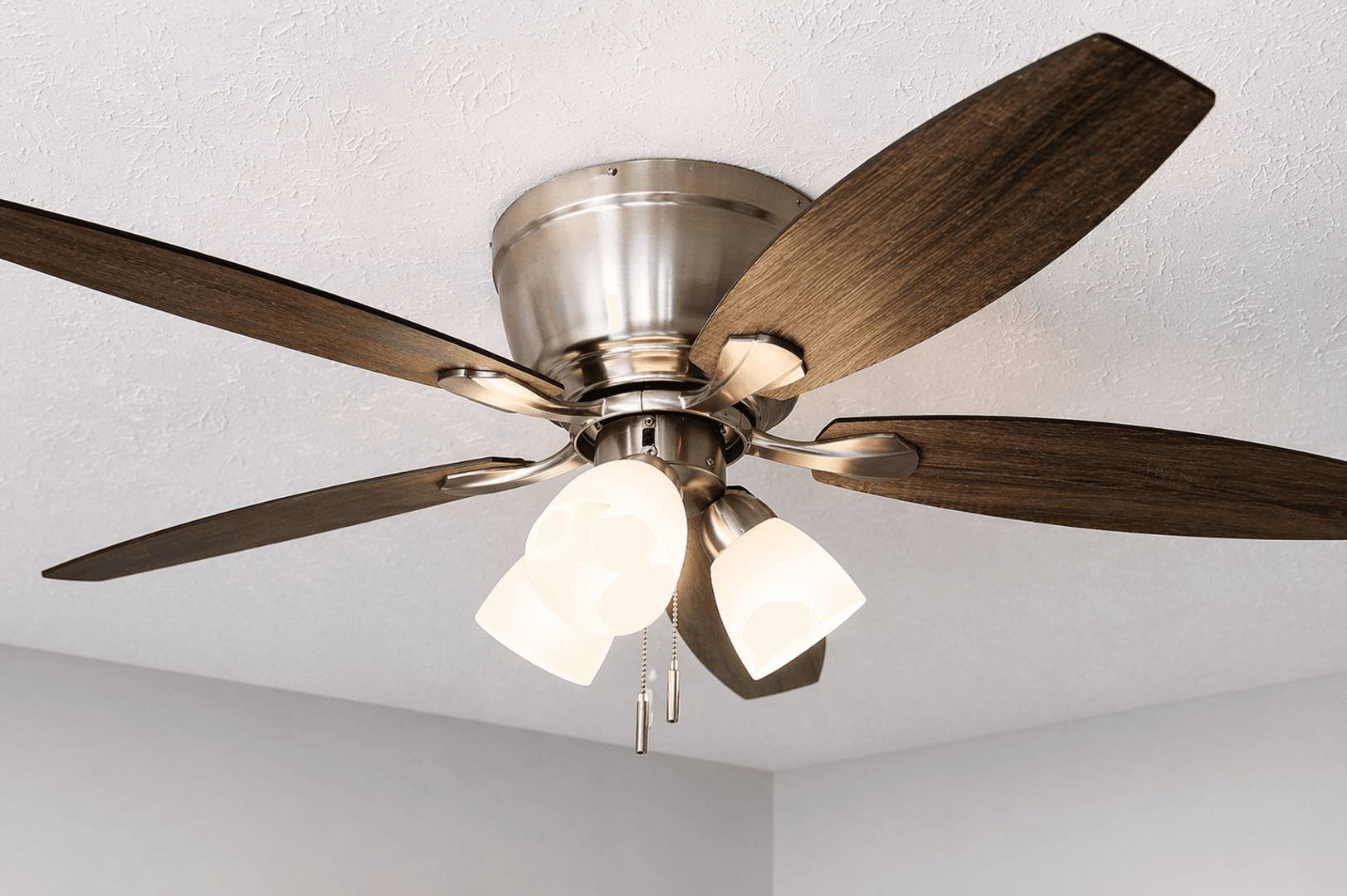 Lexington Apartment: 249 E Reynolds