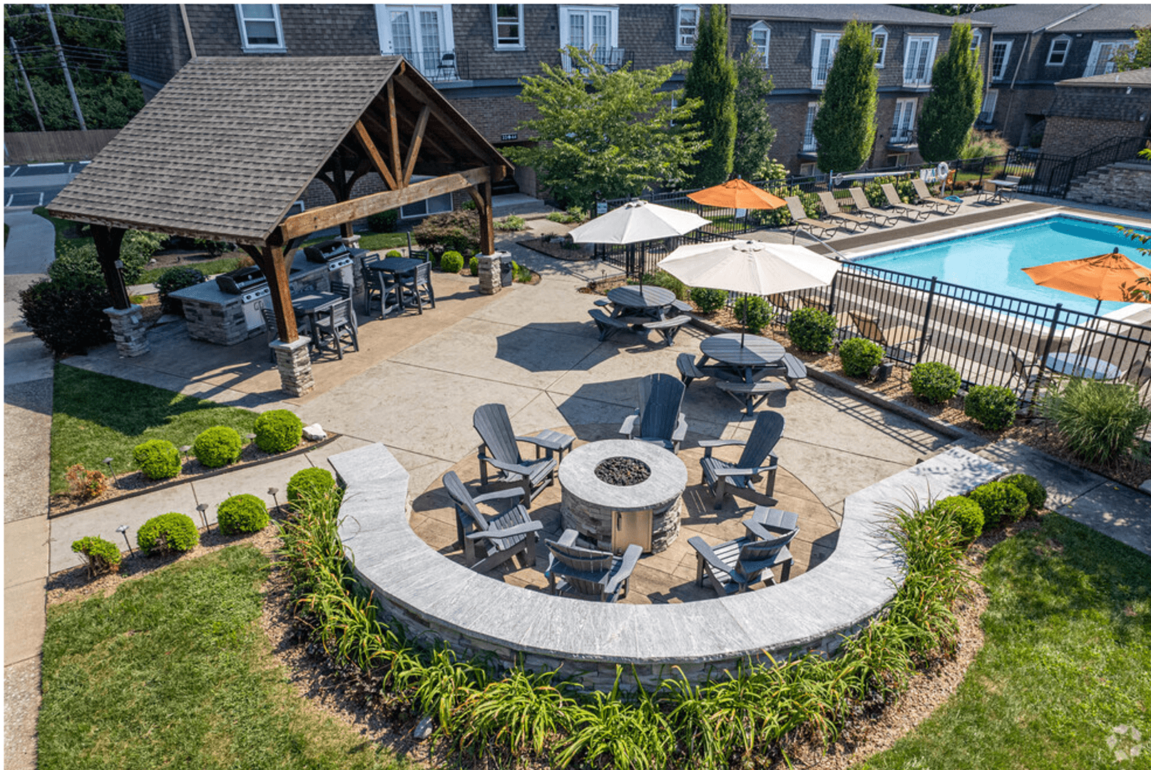 Lexington Apartment: 249 E Reynolds