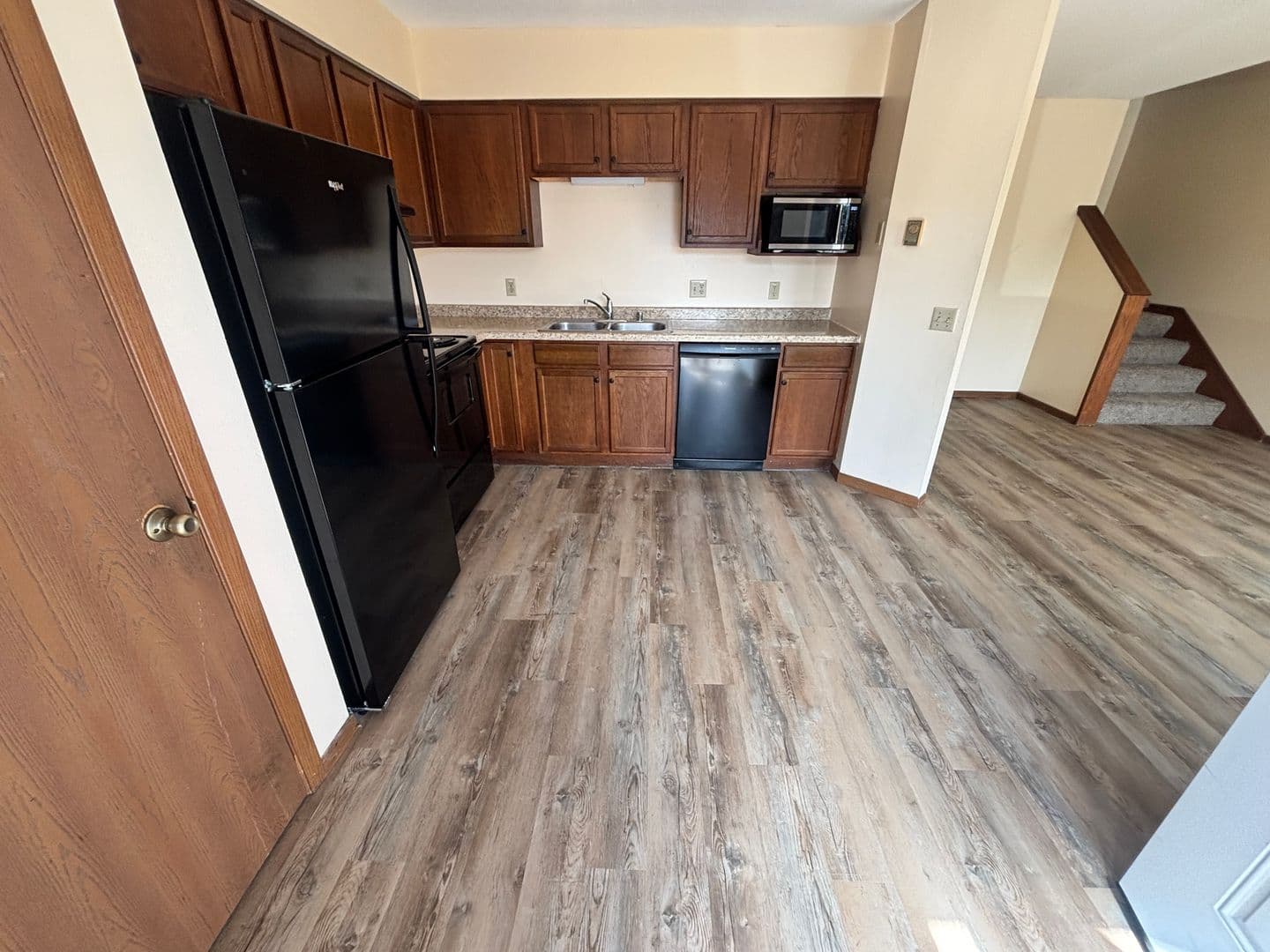 RIVER FALLS Apartment: 515 E CASCADE