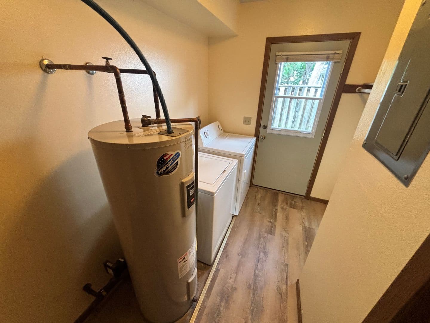 RIVER FALLS Apartment: 515 E CASCADE
