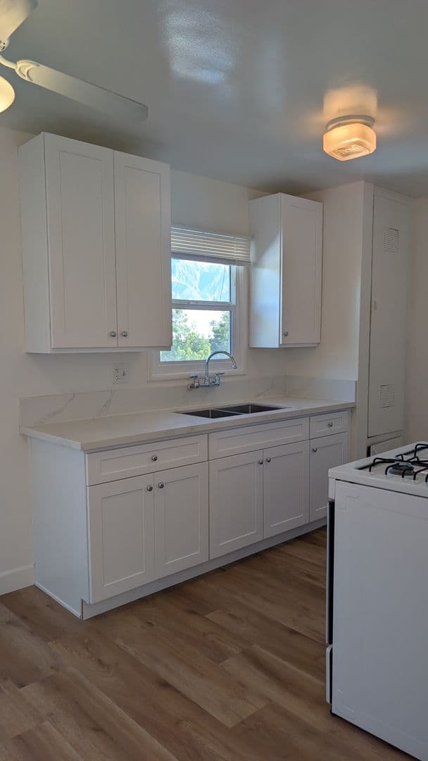 Pasadena Apartment: 42 S. Berkeley Ave
