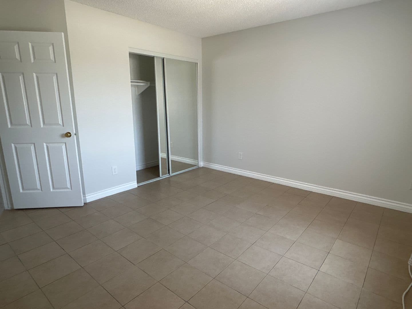 Los Angeles Apartment: 223 N. Avenue 55