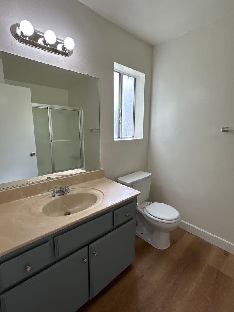 North Hollywood Apartment: 5269 Satsuma Ave.