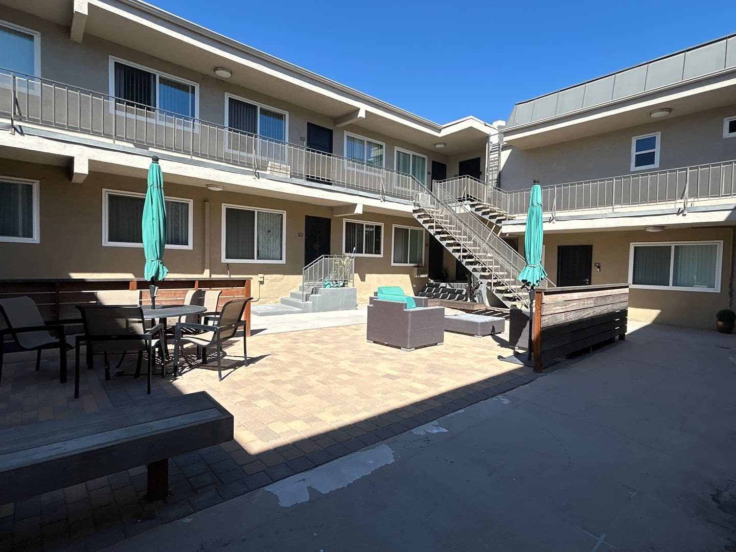 Glendale Apartment: 1165 Thompson Ave.