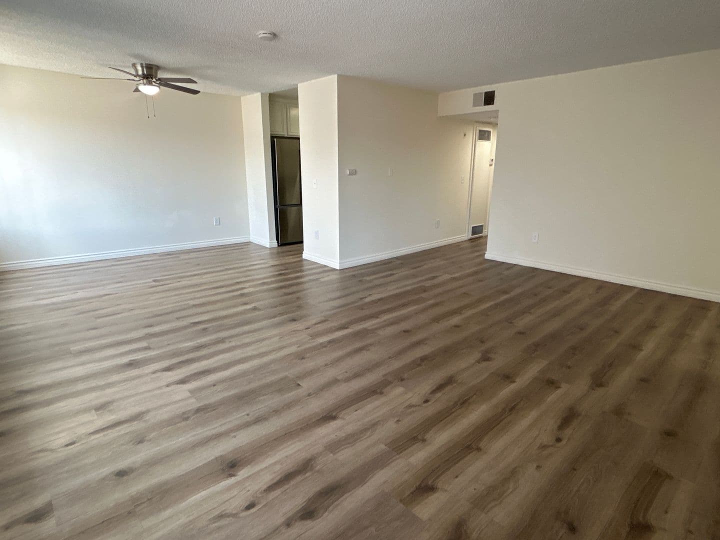 Glendale Apartment: 309 East Elk Avenue