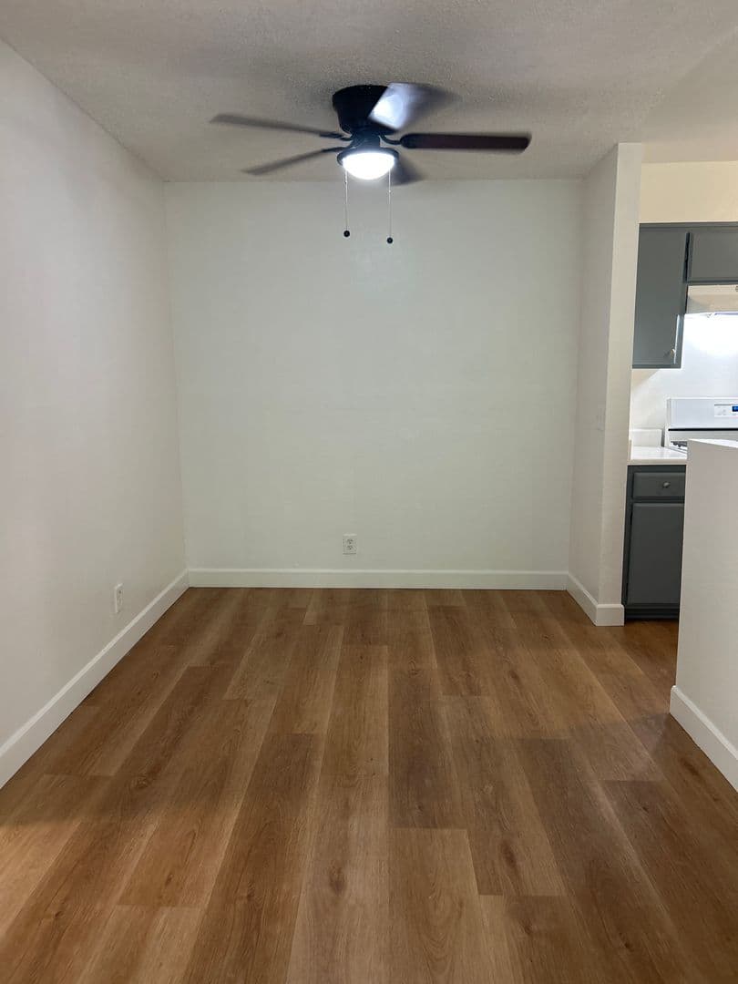 North Hollywood Apartment: 5269 Satsuma Ave.
