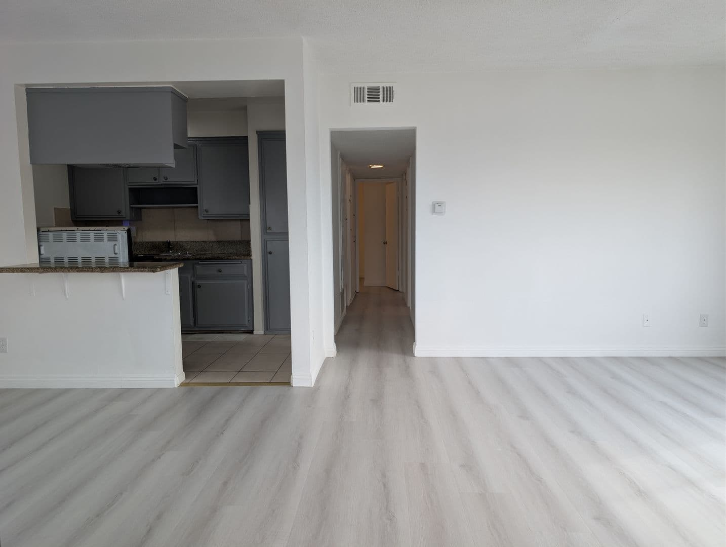 Montebello Apartment: 616 Via Altamira