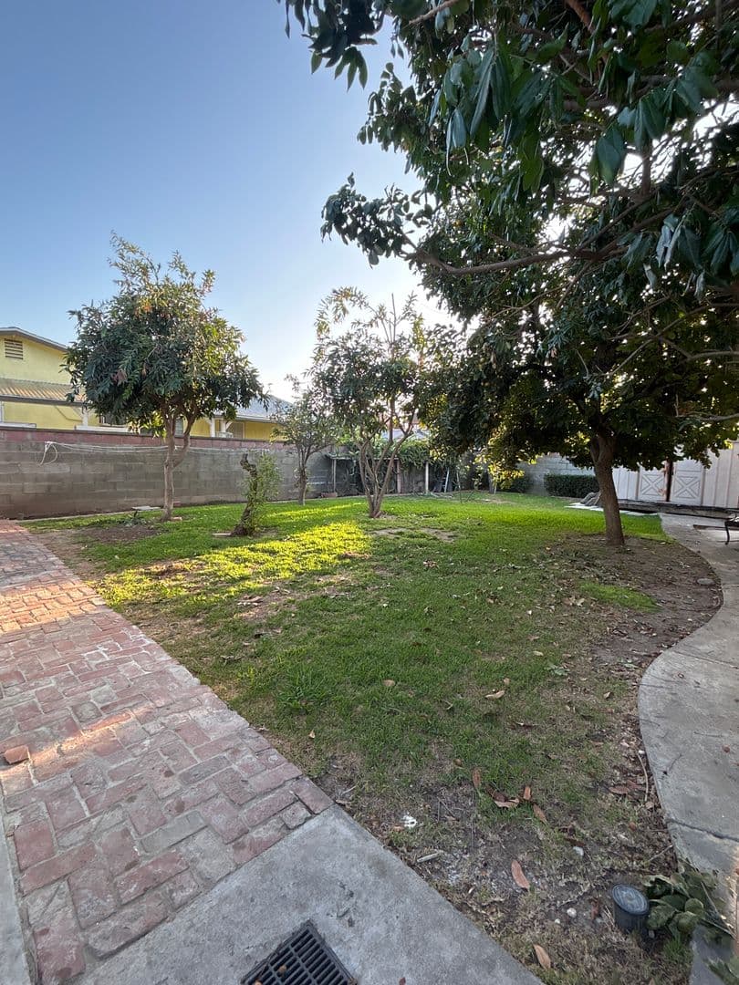 Rosemead House: 7549 3/4 Garvalia Ave.