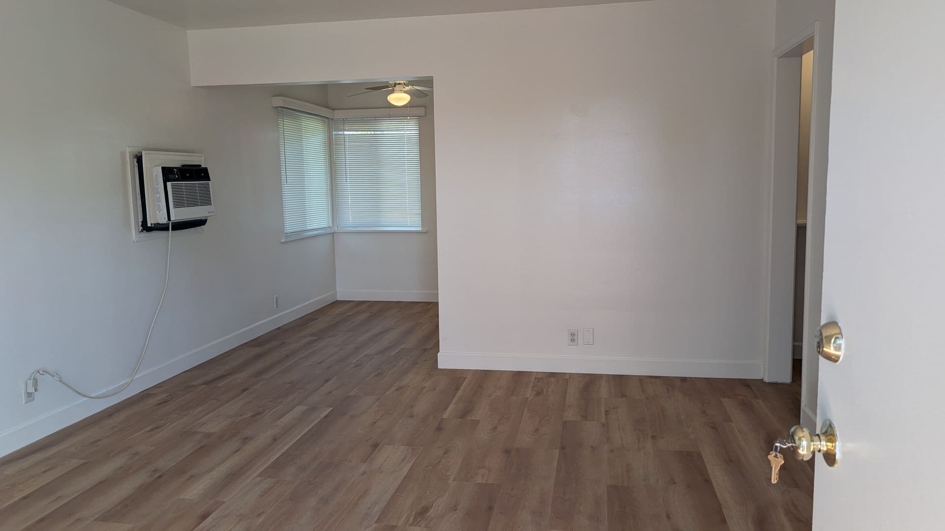 Pasadena Apartment: 42 S. Berkeley Ave