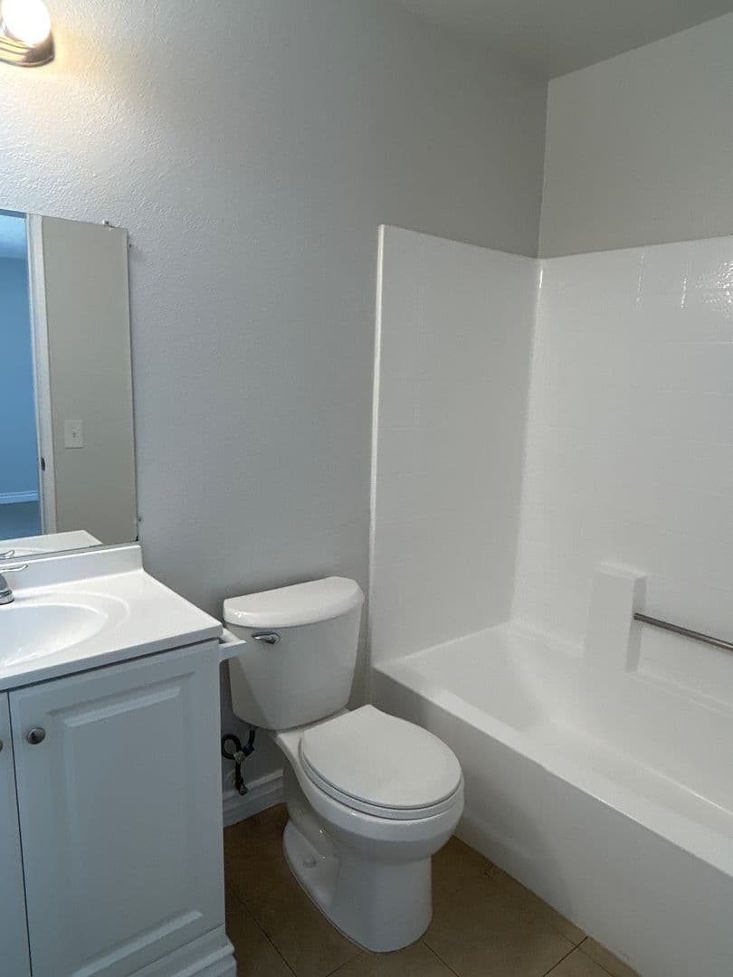 Los Angeles Apartment: 223 N. Avenue 55