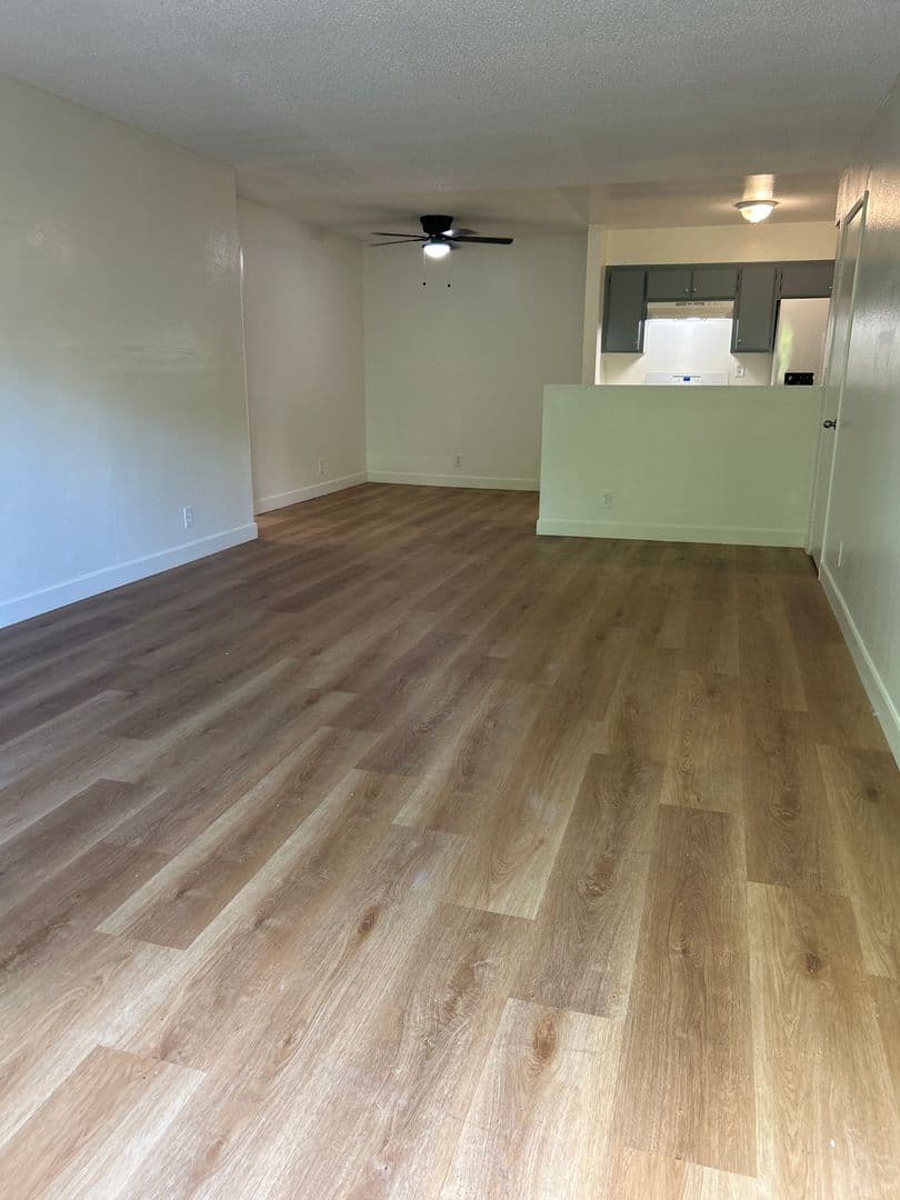 North Hollywood Apartment: 5269 Satsuma Ave.