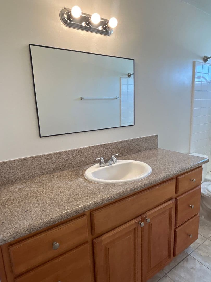 Glendale Apartment: 1165 Thompson Ave.