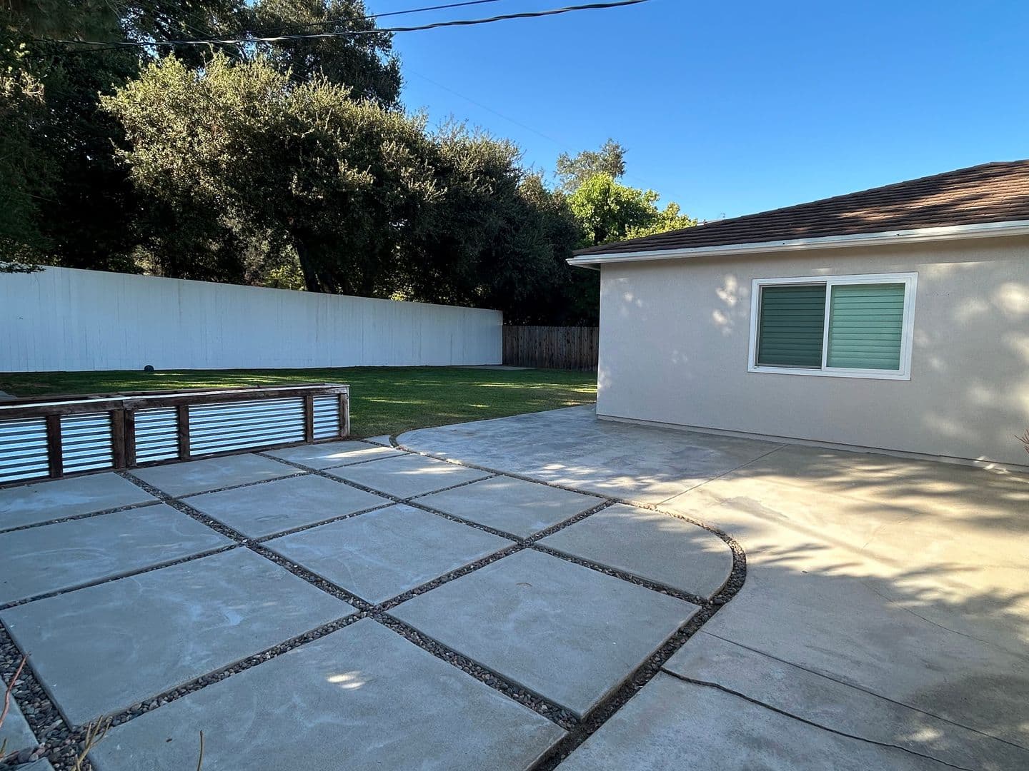 Arcadia House: 827 Hugo Reid Dr.