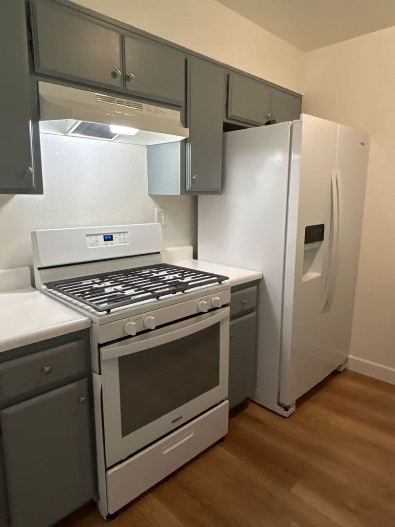 North Hollywood Apartment: 5269 Satsuma Ave.