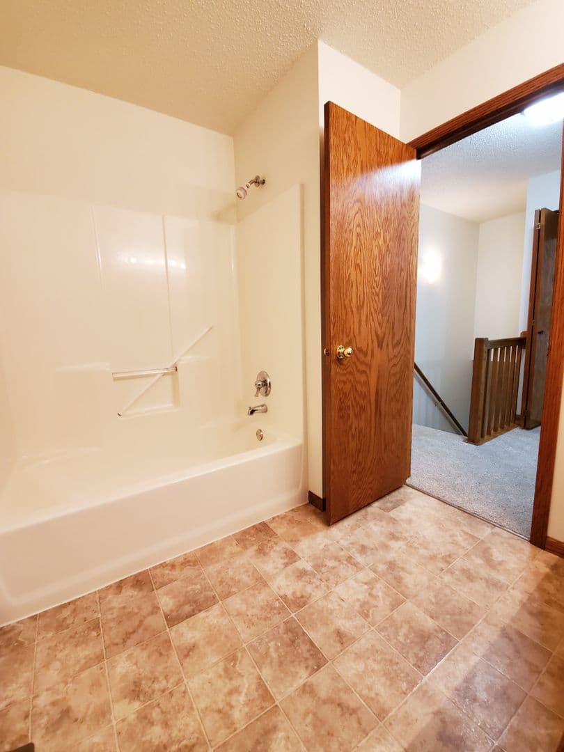 Fargo Apartment: 1722 35th Street Southwest
