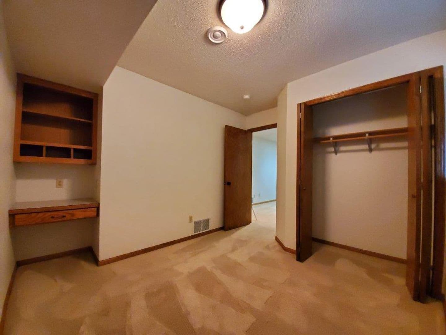 Fargo Apartment: 3007 23rd Avenue Southwest
