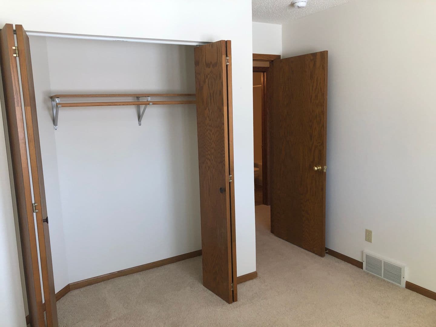 Fargo Apartment: 2826 15th Street South